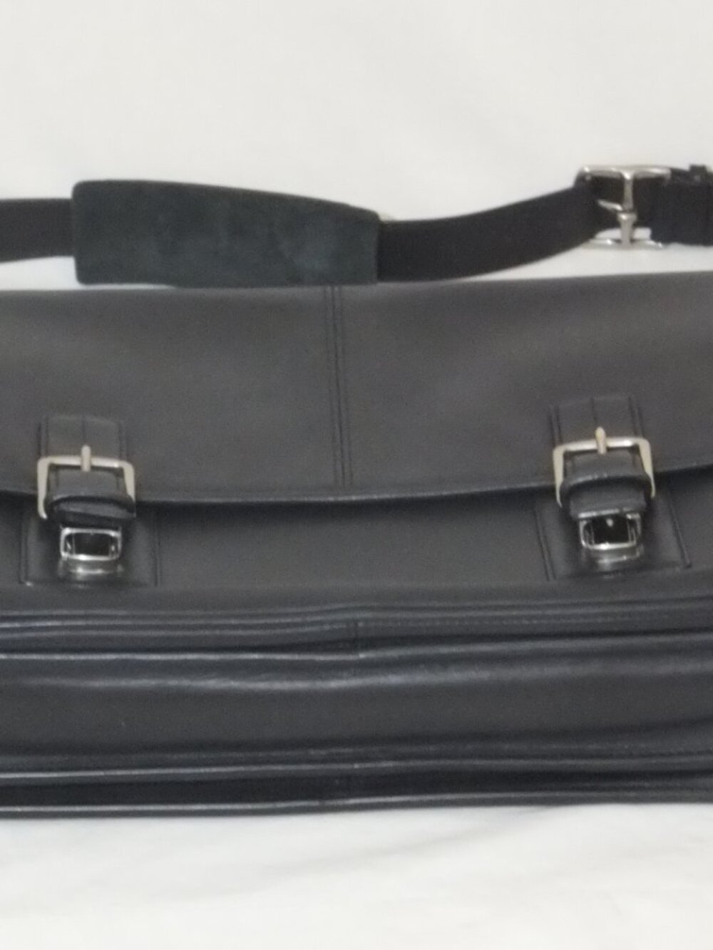 Coach Messenger Bag Black Leather Pockets Adjustable Strap G063-6455 Thompson